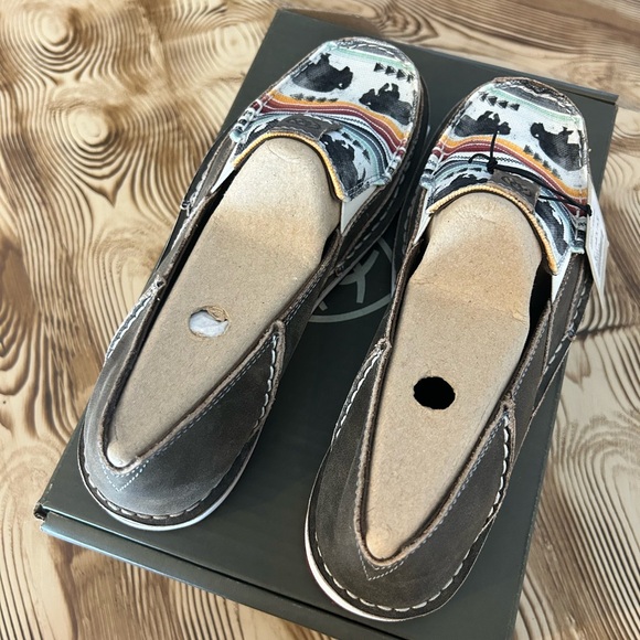 ARIAT WOMEN'S BUFFALO PRINT CASUAL VAMP CRUISER SHOES - MOC TOE - Picture 6 of 10